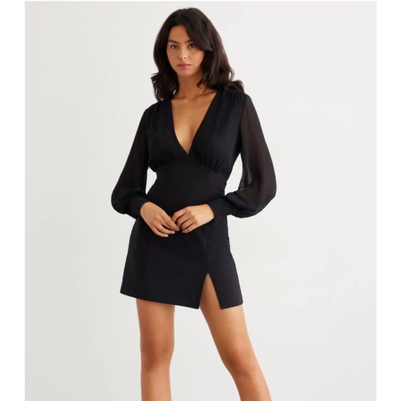 Dynamite Long Sleeve Deep V-neck Dress Size Large - Picture 8 of 10